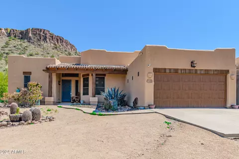 42109 N New River Rd, Phoenix, AZ 85086
