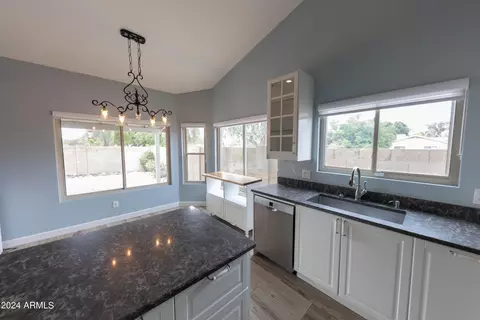 Kitchen - 3801 E Monte Cristo Ave, Phoenix, AZ 85032 photo 11 of 13