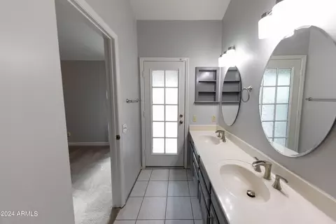 Bath - 3801 E Monte Cristo Ave, Phoenix, AZ 85032 photo 3 of 3