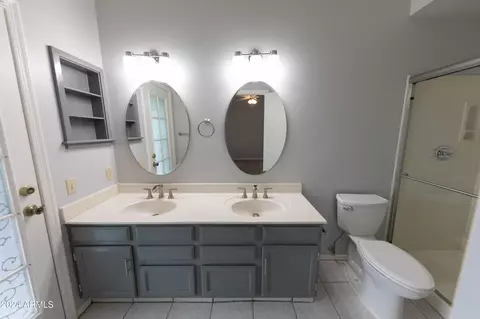 Bath - 3801 E Monte Cristo Ave, Phoenix, AZ 85032 photo 2 of 3
