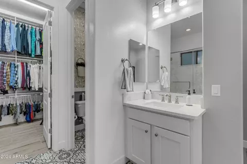 Bath - 722 E Ashurst Dr, Phoenix, AZ 85048 photo 2 of 9