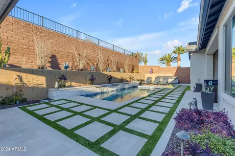 Exterior - 722 E Ashurst Dr, Phoenix, AZ 85048 photo 13 of 28