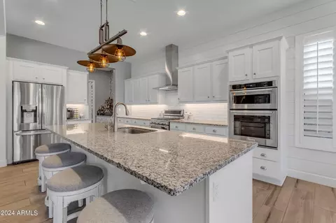 Kitchen - 722 E Ashurst Dr, Phoenix, AZ 85048 photo 4 of 6