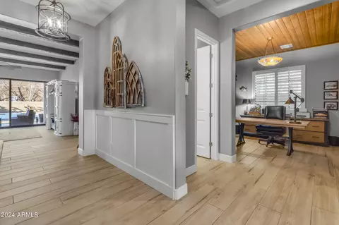 Entry Way - 722 E Ashurst Dr, Phoenix, AZ 85048 photo 3 of 4