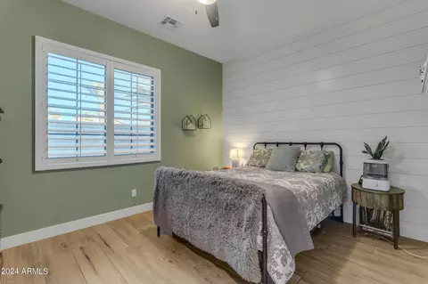 Bedroom - 722 E Ashurst Dr, Phoenix, AZ 85048 photo 4 of 5