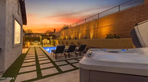 Exterior - 722 E Ashurst Dr, Phoenix, AZ 85048 photo 8 of 28