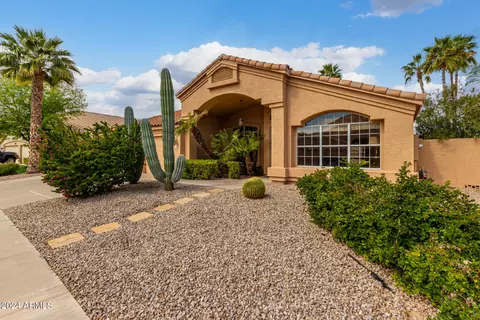 1390 W Raven Dr, Chandler, AZ 85286