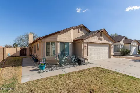17117 N Larkspur Ln, Surprise, AZ 85374