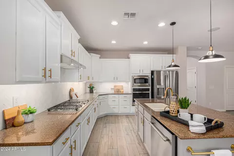 2505 E Donato Dr, Gilbert, AZ 85298 photo 13
