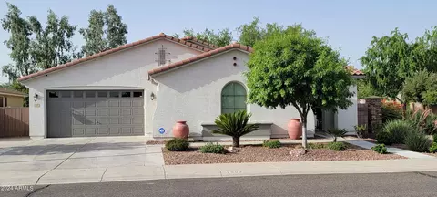 2505 E Donato Dr, Gilbert, AZ 85298 photo 2