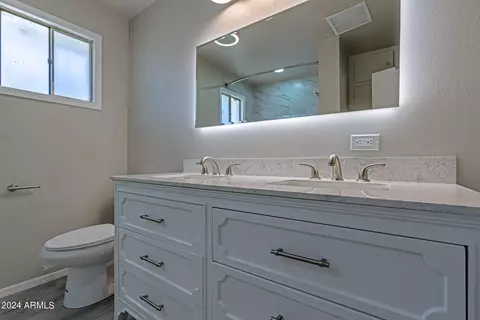Bath - 5222 E Bornite Ln, Globe, AZ 85501 photo 4 of 7