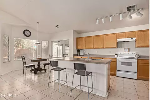 Kitchen - 748 W Moore Ave, Gilbert, AZ 85233 photo 4 of 7
