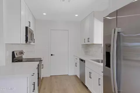 Kitchen - 6447 E Rustic Dr, Mesa, AZ 85215 photo 2 of 4