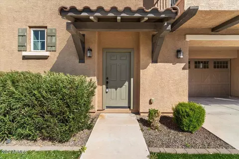 Exterior - 4288 E Pony Ln, Gilbert, AZ 85295 photo 4 of 8