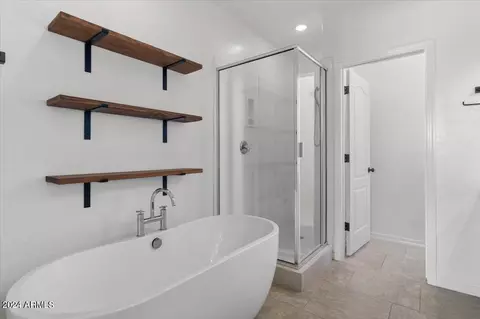 Bath - 4288 E Pony Ln, Gilbert, AZ 85295 photo 2 of 4