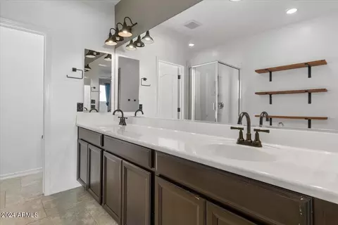Bath - 4288 E Pony Ln, Gilbert, AZ 85295 photo 3 of 4