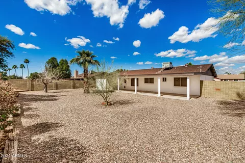 Exterior - 827 E Le Marche Ave, Phoenix, AZ 85022 photo 9 of 11