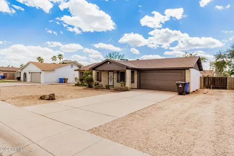 Exterior - 827 E Le Marche Ave, Phoenix, AZ 85022 photo 6 of 11