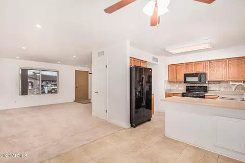 Kitchen - 827 E Le Marche Ave, Phoenix, AZ 85022 photo 2 of 6