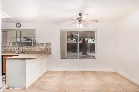 Kitchen - 827 E Le Marche Ave, Phoenix, AZ 85022 photo 3 of 6