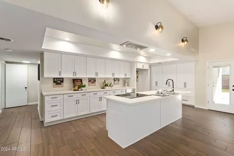 5609 W Morten Ave, Glendale, AZ 85301