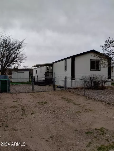 304 E Pima St, Huachuca City, AZ 85616