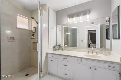 Bath - 228 E Alameda Dr, Tempe, AZ 85282 photo 3 of 3