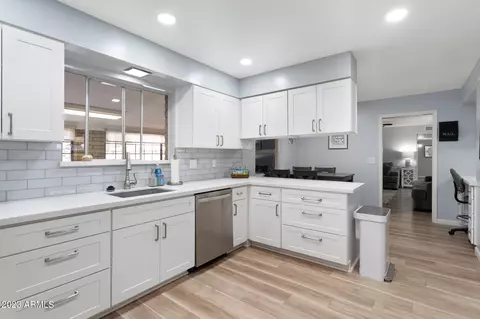 Kitchen - 228 E Alameda Dr, Tempe, AZ 85282 photo 3 of 4