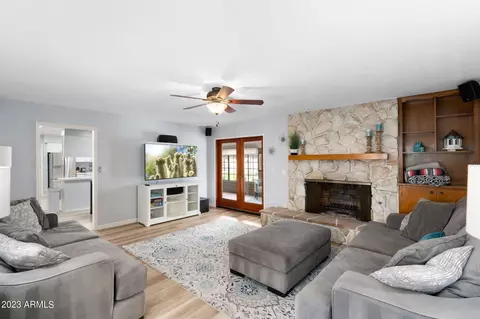 Living - 228 E Alameda Dr, Tempe, AZ 85282 photo 4 of 6