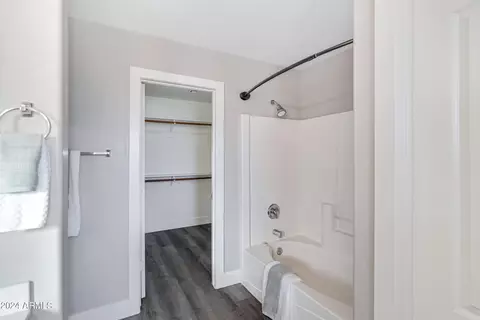 Bath - 2918 S Cole Dr, Gilbert, AZ 85295 photo 4 of 4