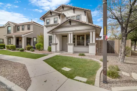 Exterior - 2918 S Cole Dr, Gilbert, AZ 85295 photo 3 of 10