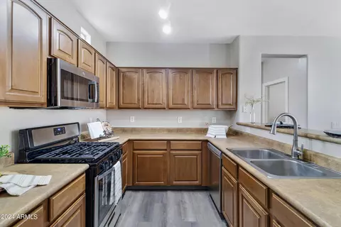 Kitchen - 2918 S Cole Dr, Gilbert, AZ 85295 photo 3 of 3
