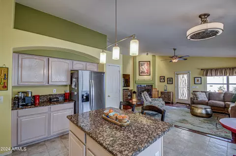 4370 E Abraham Ln, Phoenix, AZ 85050 photo 3