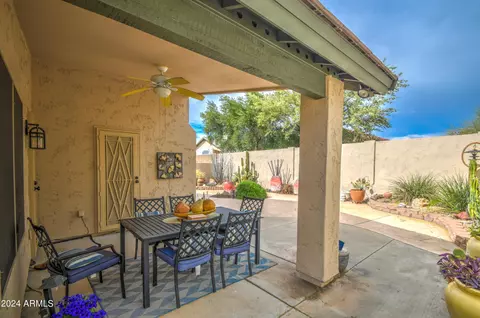 4370 E Abraham Ln, Phoenix, AZ 85050 photo 7