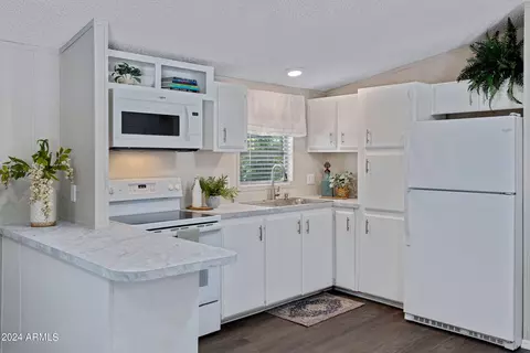 652 S Ellsworth Rd #195, Mesa, AZ 85208