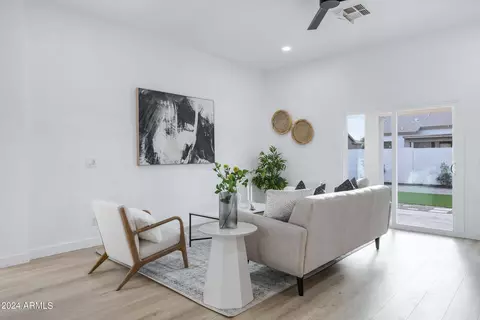 Living - 434 S Gibson St, Gilbert, AZ 85296 photo 1 of 3