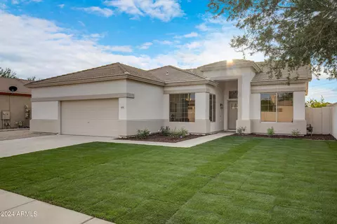 Exterior - 434 S Gibson St, Gilbert, AZ 85296 photo 3 of 17