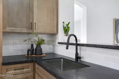 Kitchen - 434 S Gibson St, Gilbert, AZ 85296 photo 3 of 4