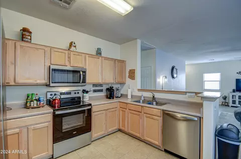 Kitchen - 5567 E Haven Ave, Florence, AZ 85132 photo 4 of 5
