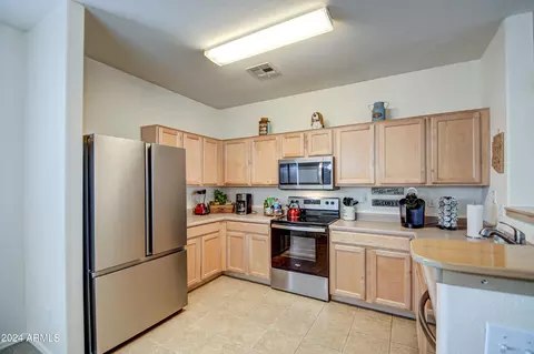 Kitchen - 5567 E Haven Ave, Florence, AZ 85132 photo 3 of 5