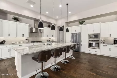 1823 E Watford Ct, Gilbert, AZ 85298