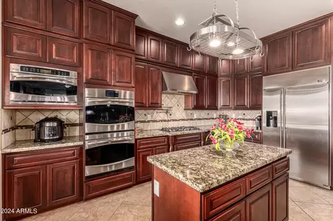 Kitchen - 31711 N 15th Dr, Phoenix, AZ 85085 photo 5 of 7
