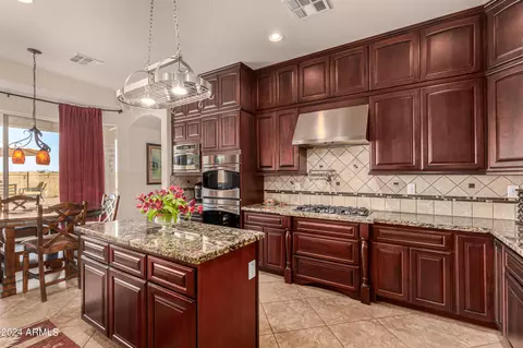 Kitchen - 31711 N 15th Dr, Phoenix, AZ 85085 photo 4 of 7