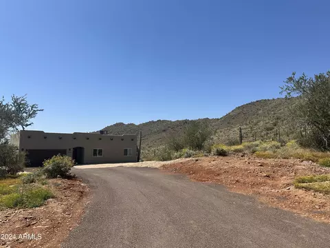 43131 N 11th Ave, New River, AZ 85087