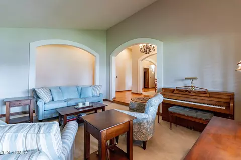 Living - 3910 E Flossmoor Ave, Mesa, AZ 85206 photo 2 of 4