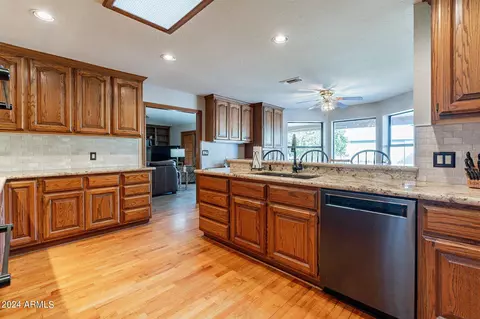 Kitchen - 3910 E Flossmoor Ave, Mesa, AZ 85206 photo 4 of 4