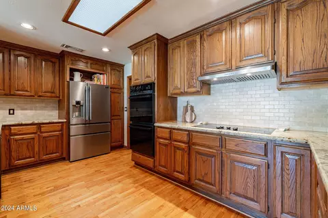 Kitchen - 3910 E Flossmoor Ave, Mesa, AZ 85206 photo 3 of 4