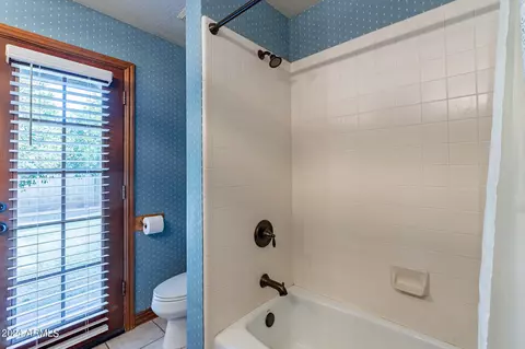 Bath - 3910 E Flossmoor Ave, Mesa, AZ 85206 photo 6 of 7