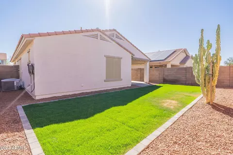 Exterior - 2026 E Anderson Dr, Phoenix, AZ 85022 photo 12 of 14
