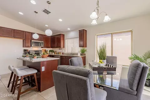Kitchen - 2026 E Anderson Dr, Phoenix, AZ 85022 photo 6 of 8